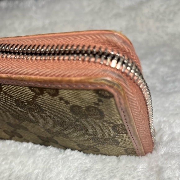 Gucci Zip Around Wallet in GUC, Authentic - Picture 7 of 16